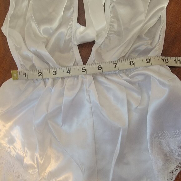 Sexy Teddy, White Satin, DeepV Front, Open Back, Trim Eyelash Lace, Belted. - Picture 8 of 14